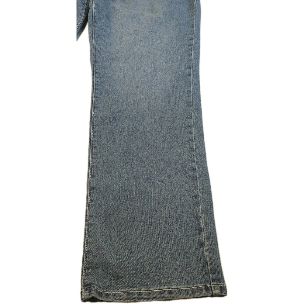 True Religion Geno SN Flap Slim Light Idyllic Wash‎ 40x32 Relaxed Slim Jean A4